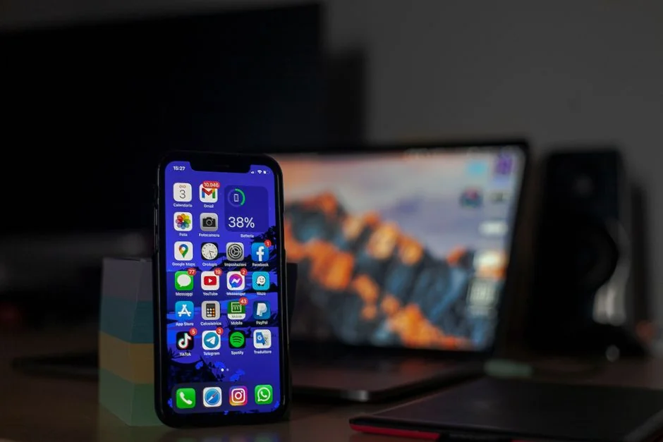 This photo is taken by Lubos Volkov for UX Store while giving a tips on how to become better designer.

After your reach certain skill level is it harder and harder to get any better … In order to progress you need to constantly push yourself to the limits and learn new things … Photo: https://www.instagram.com/lubosvolkov/ For: https://uxstore.com